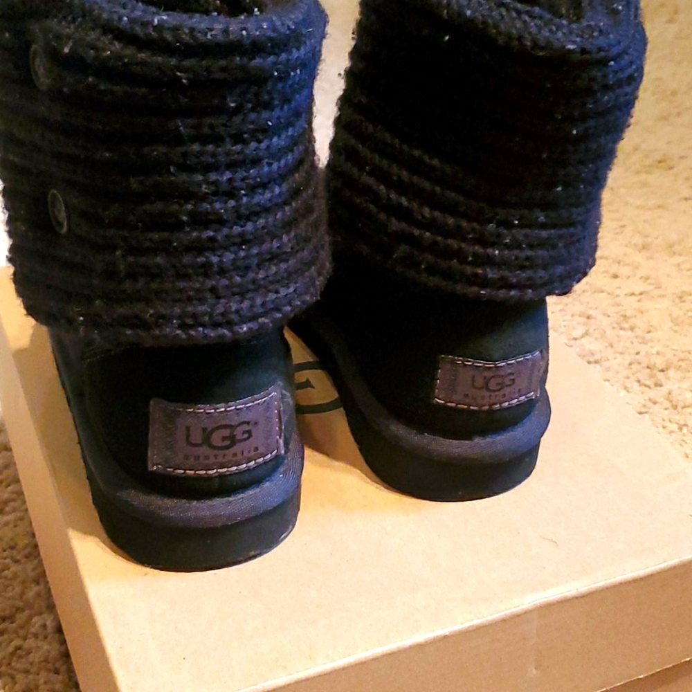 Ugg toddler cardi boot. Size 12. Black knit.